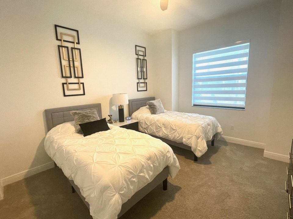 En Venta: $839,000 (3 camas, 3 baños, 2200 Pies cuadrados)