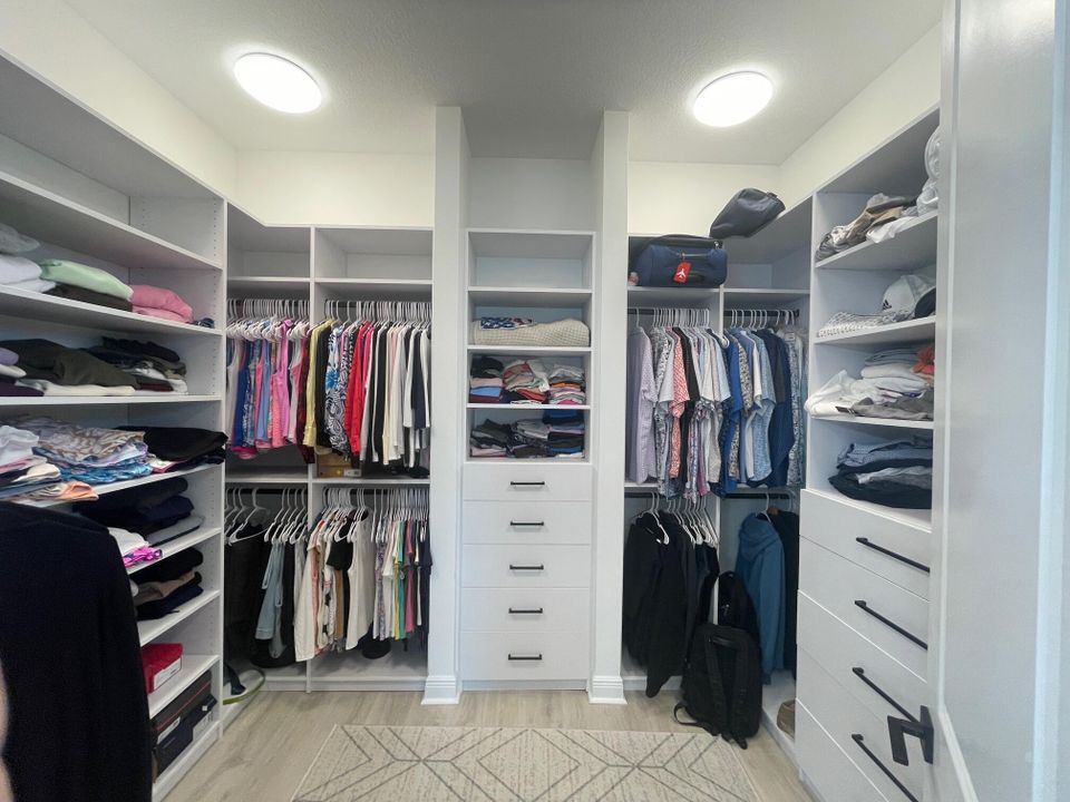 En Venta: $839,000 (3 camas, 3 baños, 2200 Pies cuadrados)