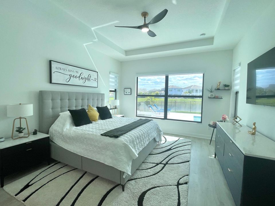 En Venta: $839,000 (3 camas, 3 baños, 2200 Pies cuadrados)