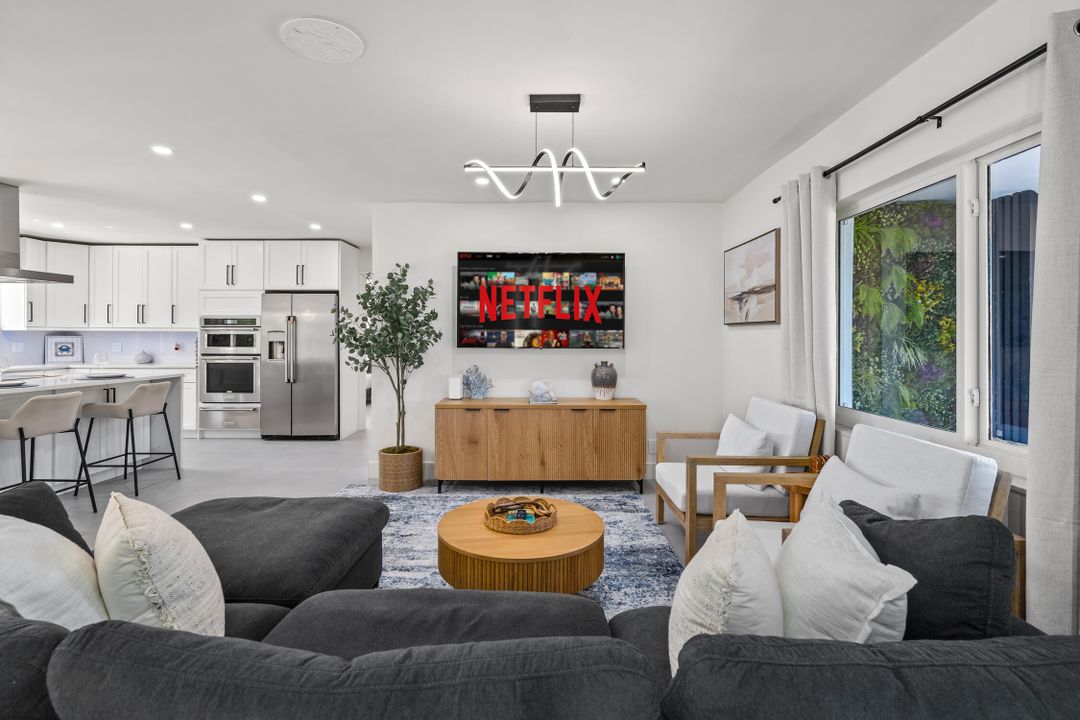 Active With Contract: $1,089,999 (4 beds, 2 baths, 1502 Square Feet)