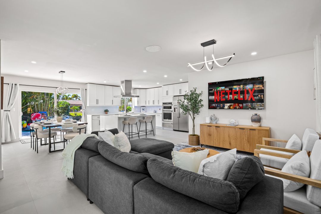 Active With Contract: $1,089,999 (4 beds, 2 baths, 1502 Square Feet)