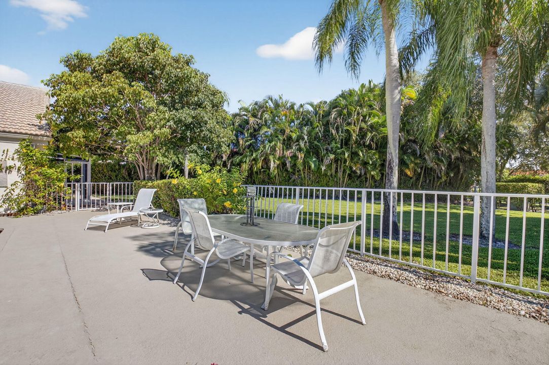 Activo con contrato: $599,999 (3 camas, 3 baños, 2193 Pies cuadrados)