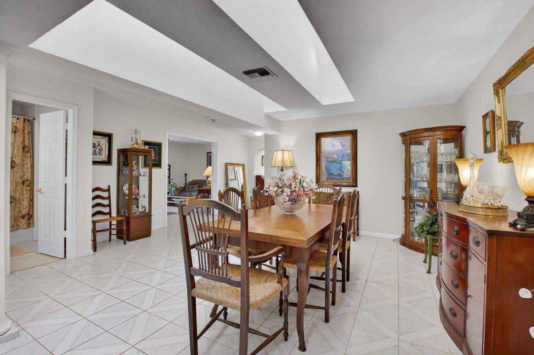 Activo con contrato: $599,999 (3 camas, 3 baños, 2193 Pies cuadrados)