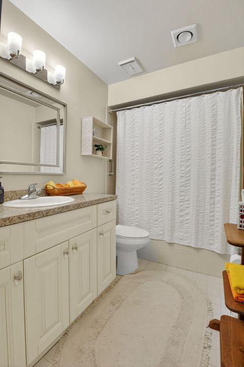 Activo con contrato: $599,999 (3 camas, 3 baños, 2193 Pies cuadrados)