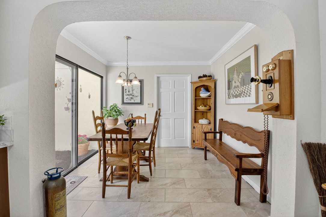 Activo con contrato: $599,999 (3 camas, 3 baños, 2193 Pies cuadrados)