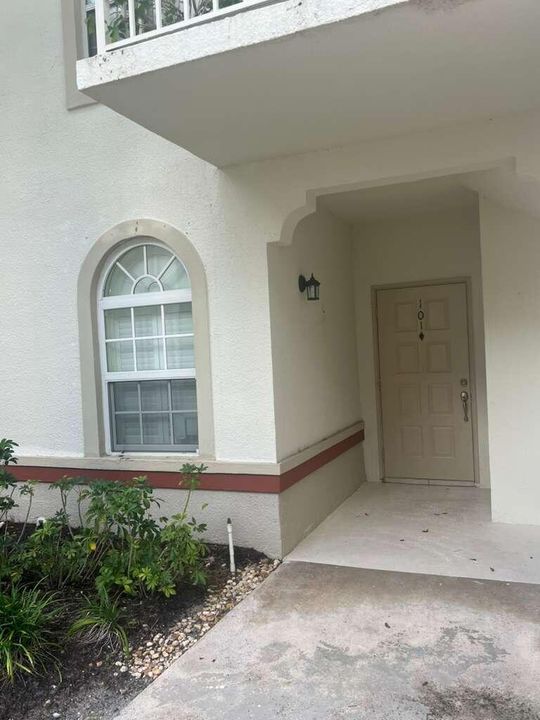 На продажу: $345,000 (2 спален, 2 ванн, 1250 Квадратных фут)