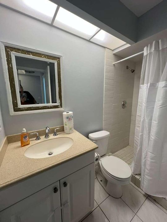 На продажу: $345,000 (2 спален, 2 ванн, 1250 Квадратных фут)