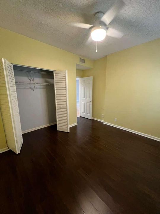 На продажу: $345,000 (2 спален, 2 ванн, 1250 Квадратных фут)