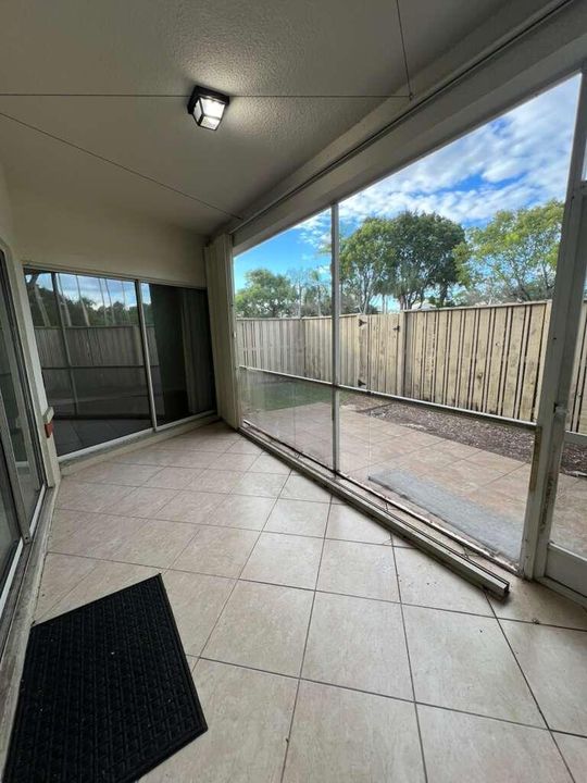 На продажу: $345,000 (2 спален, 2 ванн, 1250 Квадратных фут)