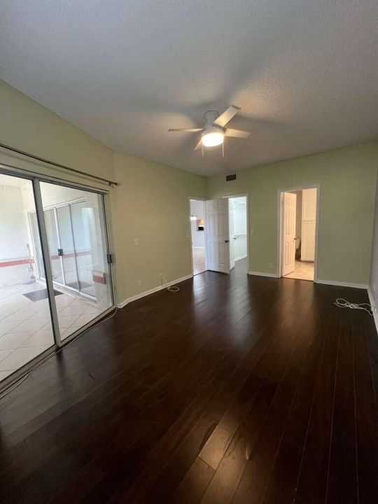 На продажу: $345,000 (2 спален, 2 ванн, 1250 Квадратных фут)