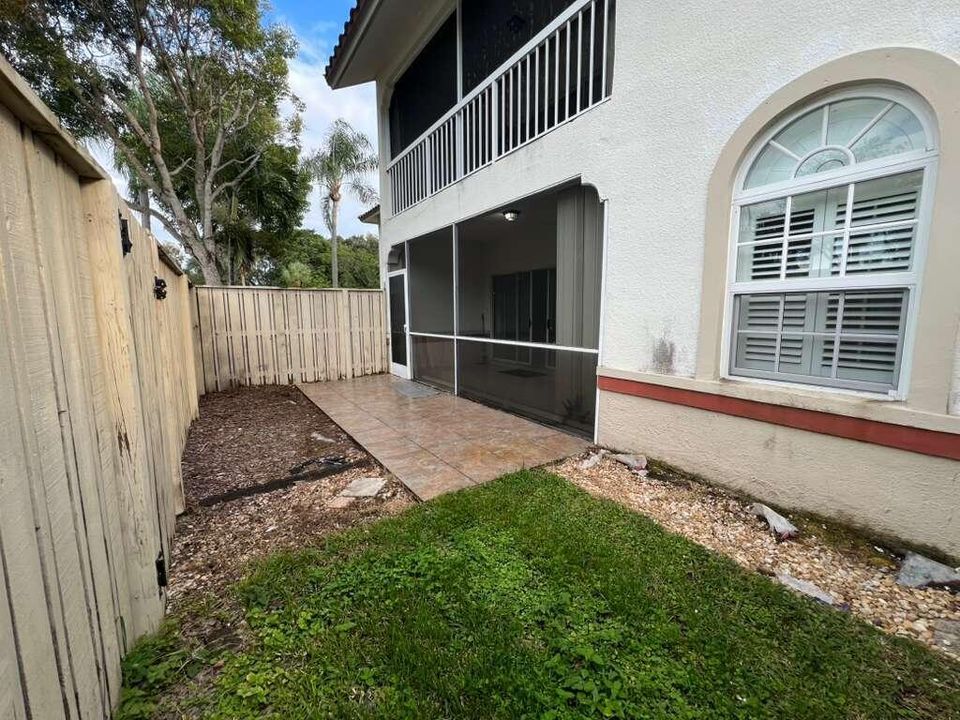 На продажу: $345,000 (2 спален, 2 ванн, 1250 Квадратных фут)