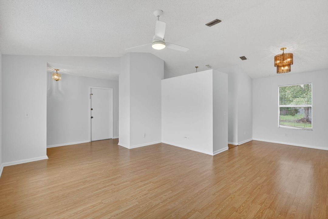 For Sale: $339,000 (3 beds, 2 baths, 1412 Square Feet)