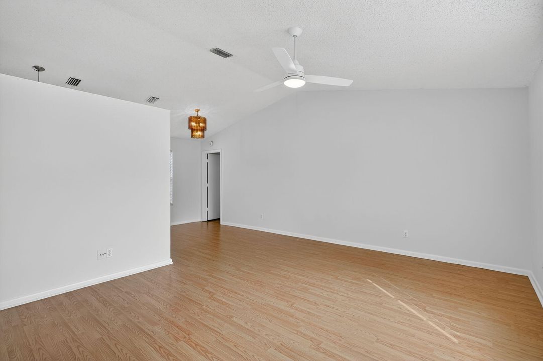 For Sale: $339,000 (3 beds, 2 baths, 1412 Square Feet)