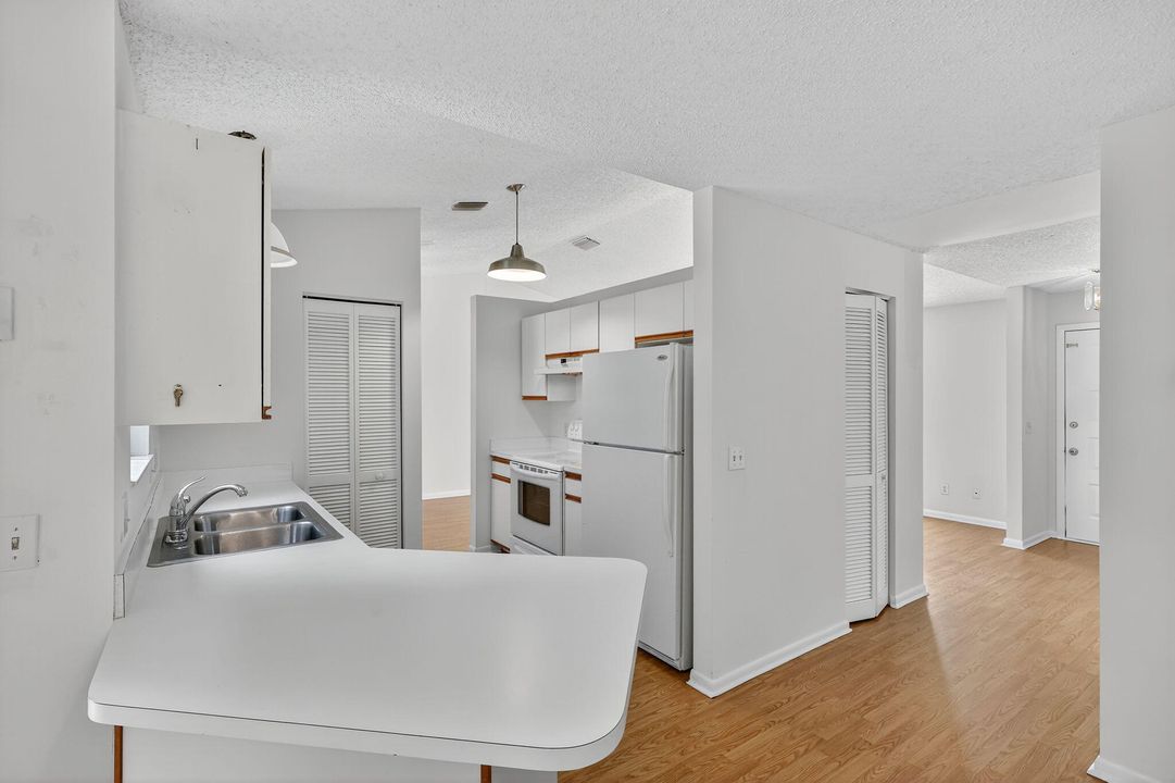 For Sale: $339,000 (3 beds, 2 baths, 1412 Square Feet)