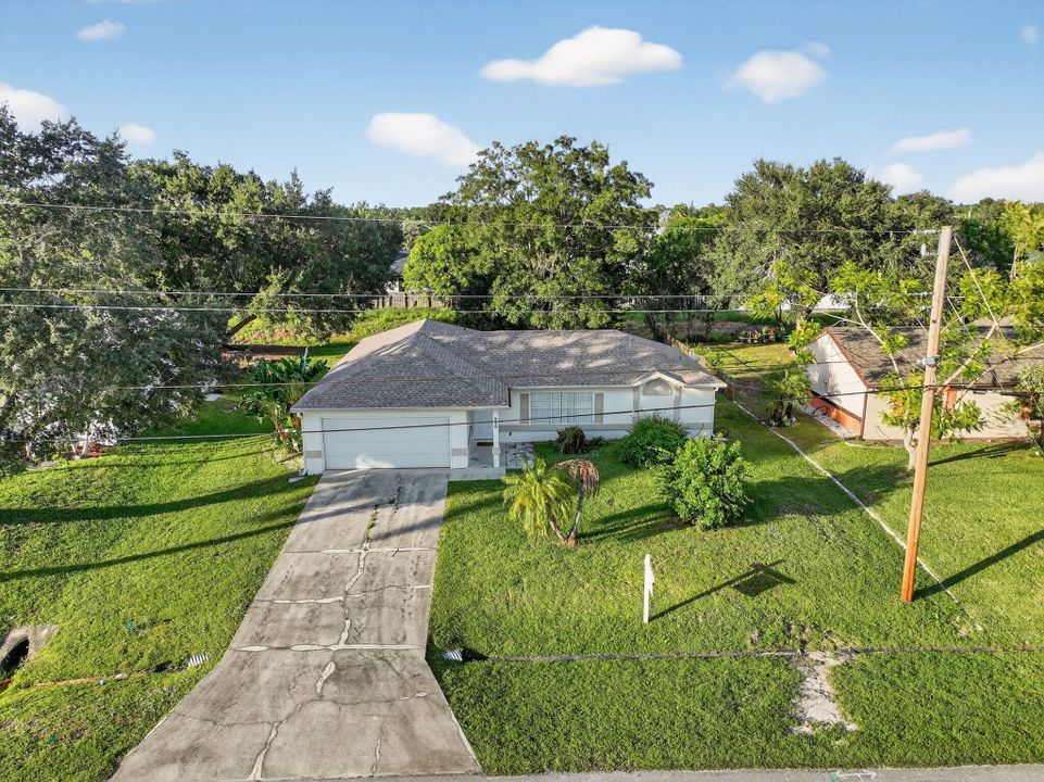 For Sale: $339,000 (3 beds, 2 baths, 1412 Square Feet)