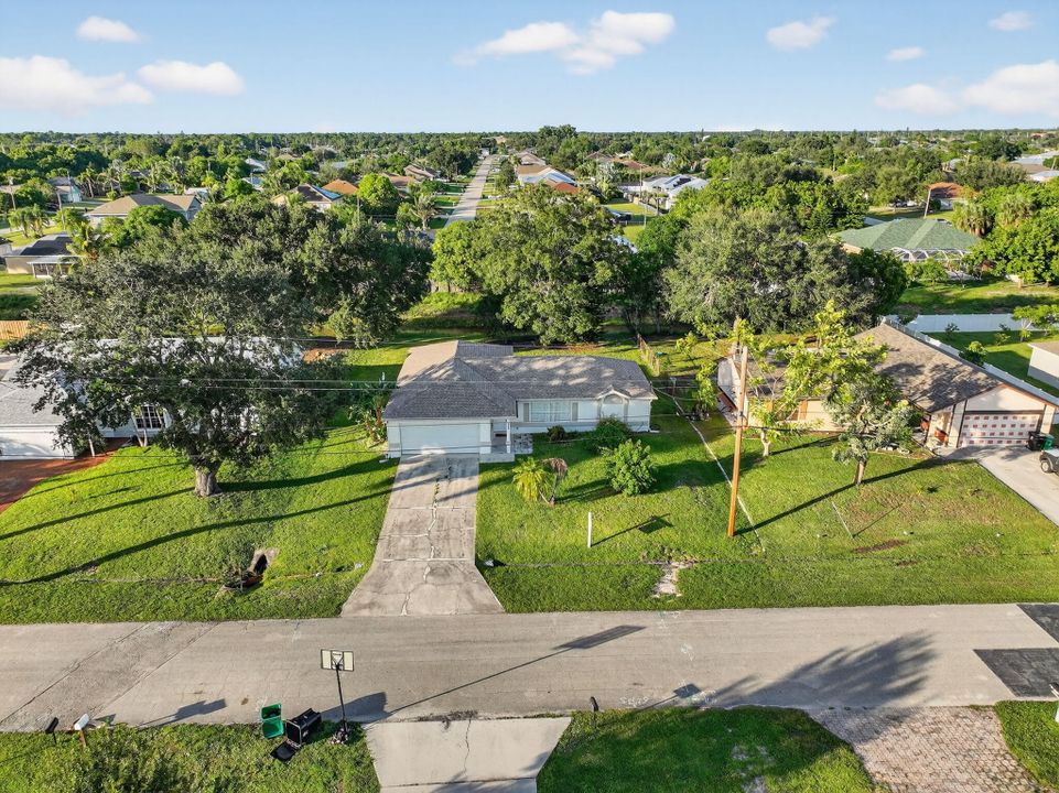 For Sale: $339,000 (3 beds, 2 baths, 1412 Square Feet)