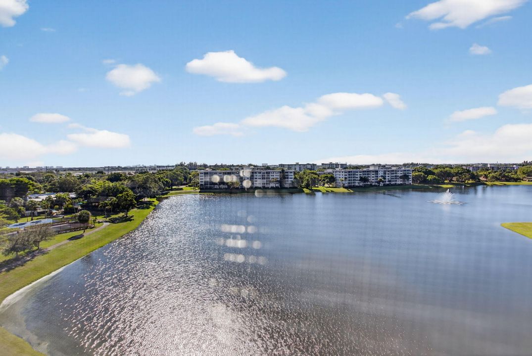 待售: $255,000 (2 贝兹, 2 浴室, 1216 平方英尺)