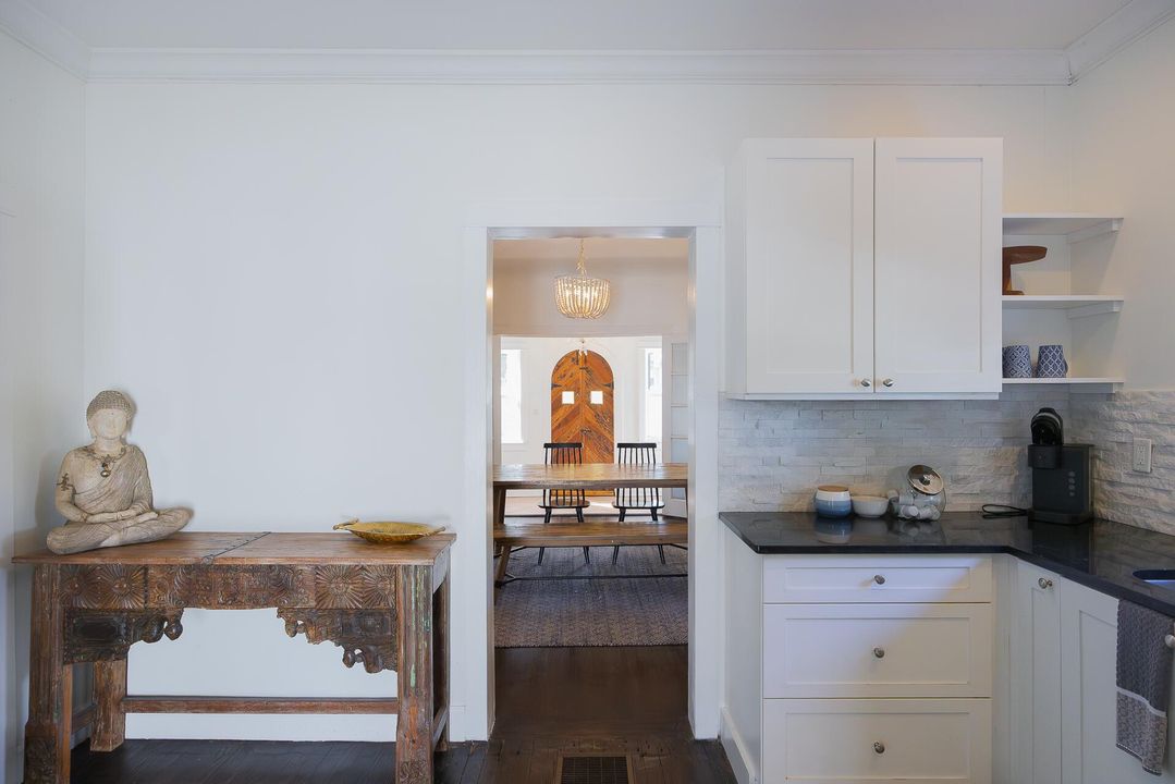 For Rent: $17,000 (7 beds, 4 baths, 3796 Square Feet)