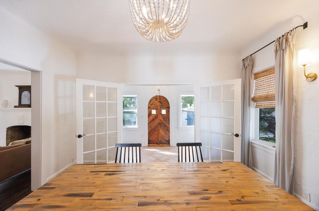 For Rent: $17,000 (7 beds, 4 baths, 3796 Square Feet)