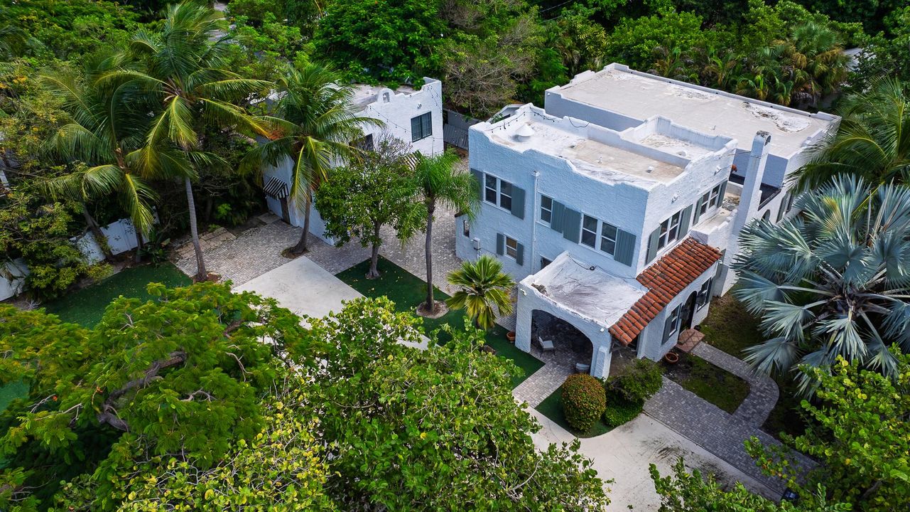 For Rent: $17,000 (7 beds, 4 baths, 3796 Square Feet)