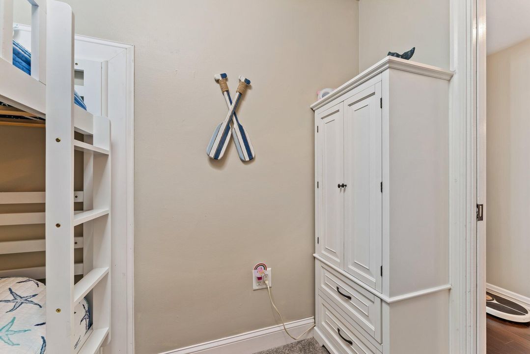 For Rent: $12,500 (3 beds, 2 baths, 1700 Square Feet)