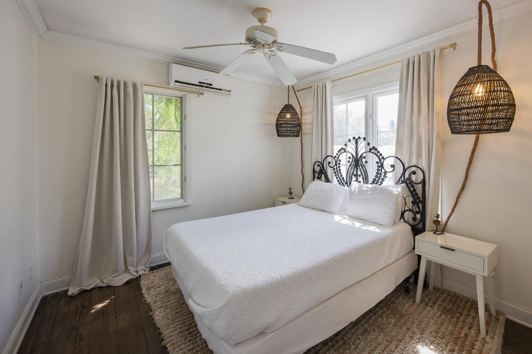 For Rent: $17,000 (7 beds, 4 baths, 3796 Square Feet)