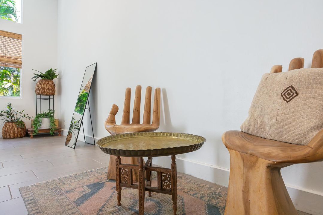 For Rent: $17,000 (7 beds, 4 baths, 3796 Square Feet)