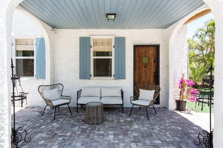 For Rent: $17,000 (7 beds, 4 baths, 3796 Square Feet)