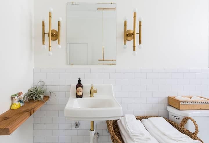 For Rent: $17,000 (7 beds, 4 baths, 3796 Square Feet)