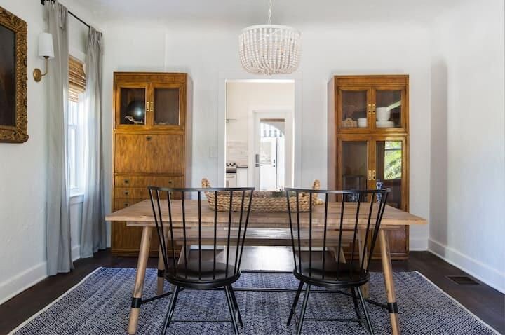 For Rent: $17,000 (7 beds, 4 baths, 3796 Square Feet)