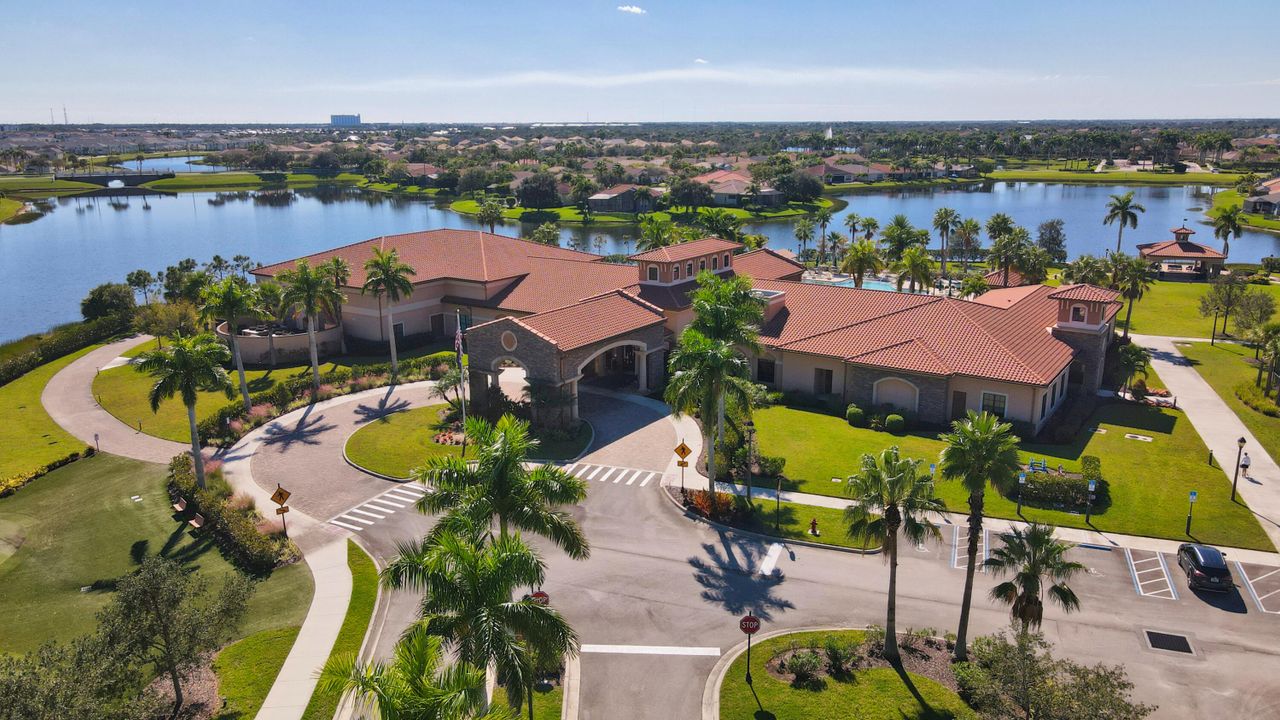 待售: $335,000 (2 贝兹, 2 浴室, 1738 平方英尺)