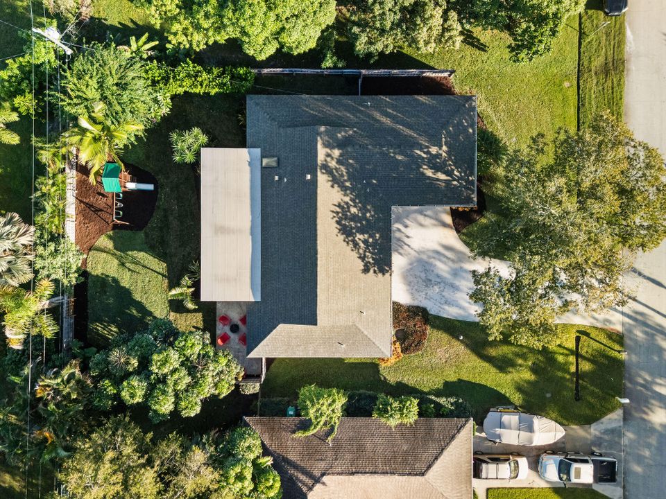 Под контрактом: $355,000 (3 спален, 2 ванн, 1782 Квадратных фут)