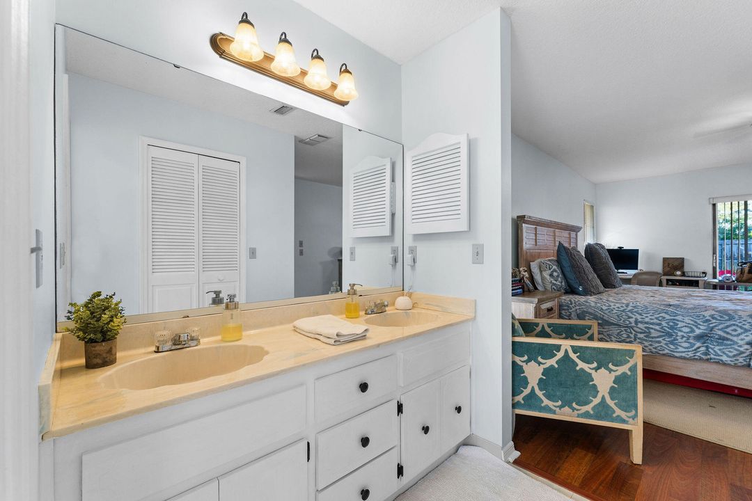 Под контрактом: $355,000 (3 спален, 2 ванн, 1782 Квадратных фут)