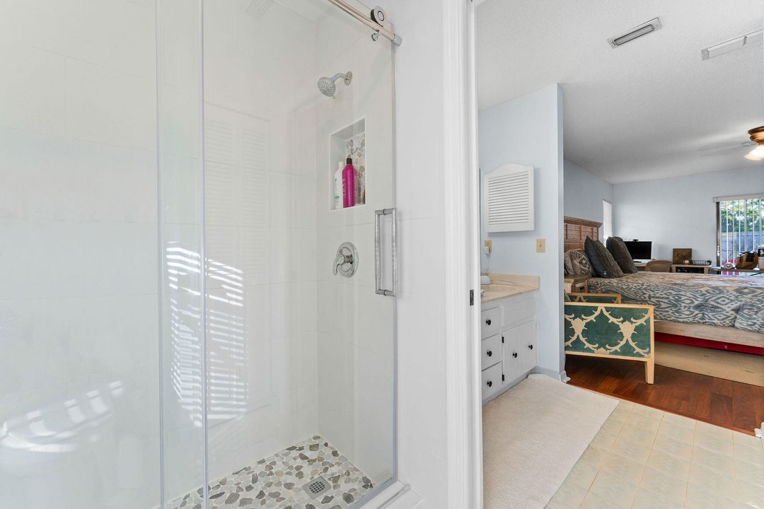 Под контрактом: $355,000 (3 спален, 2 ванн, 1782 Квадратных фут)