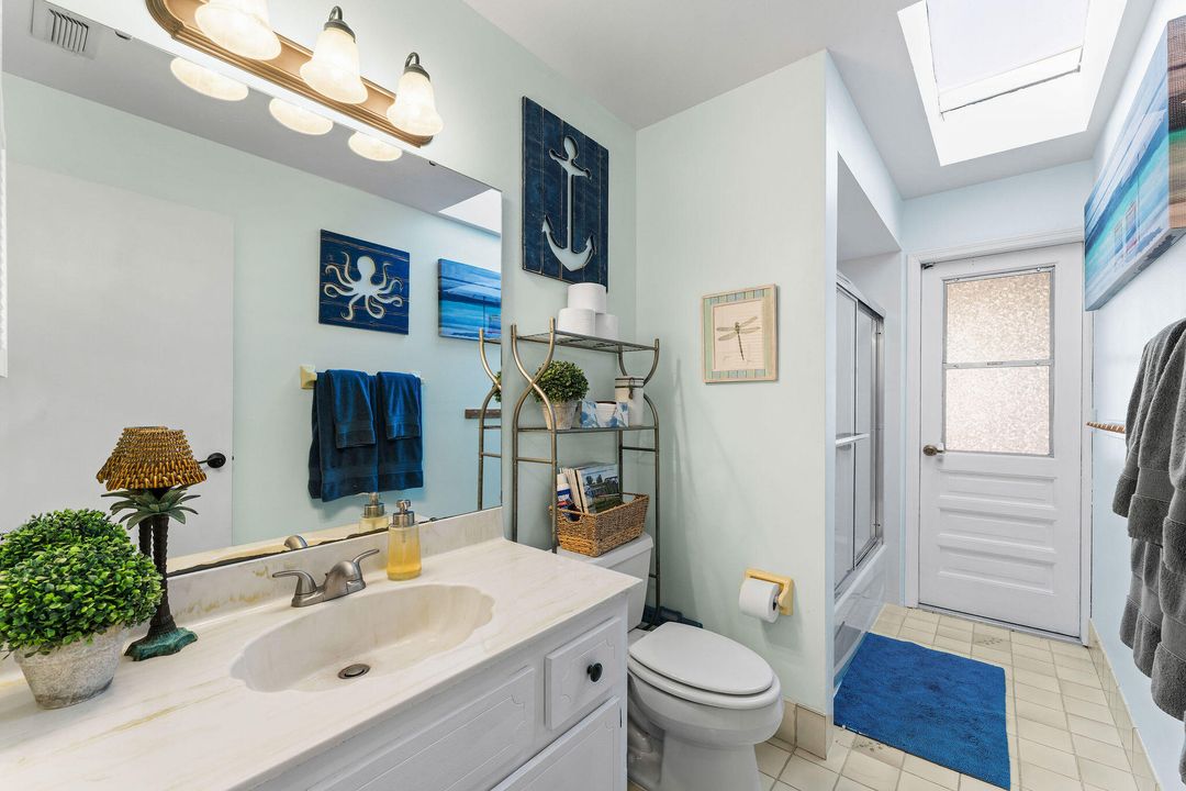 Под контрактом: $355,000 (3 спален, 2 ванн, 1782 Квадратных фут)