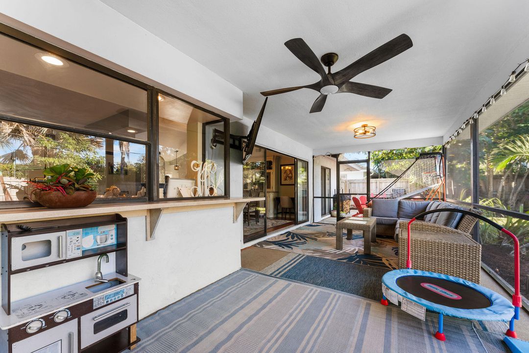 Под контрактом: $355,000 (3 спален, 2 ванн, 1782 Квадратных фут)