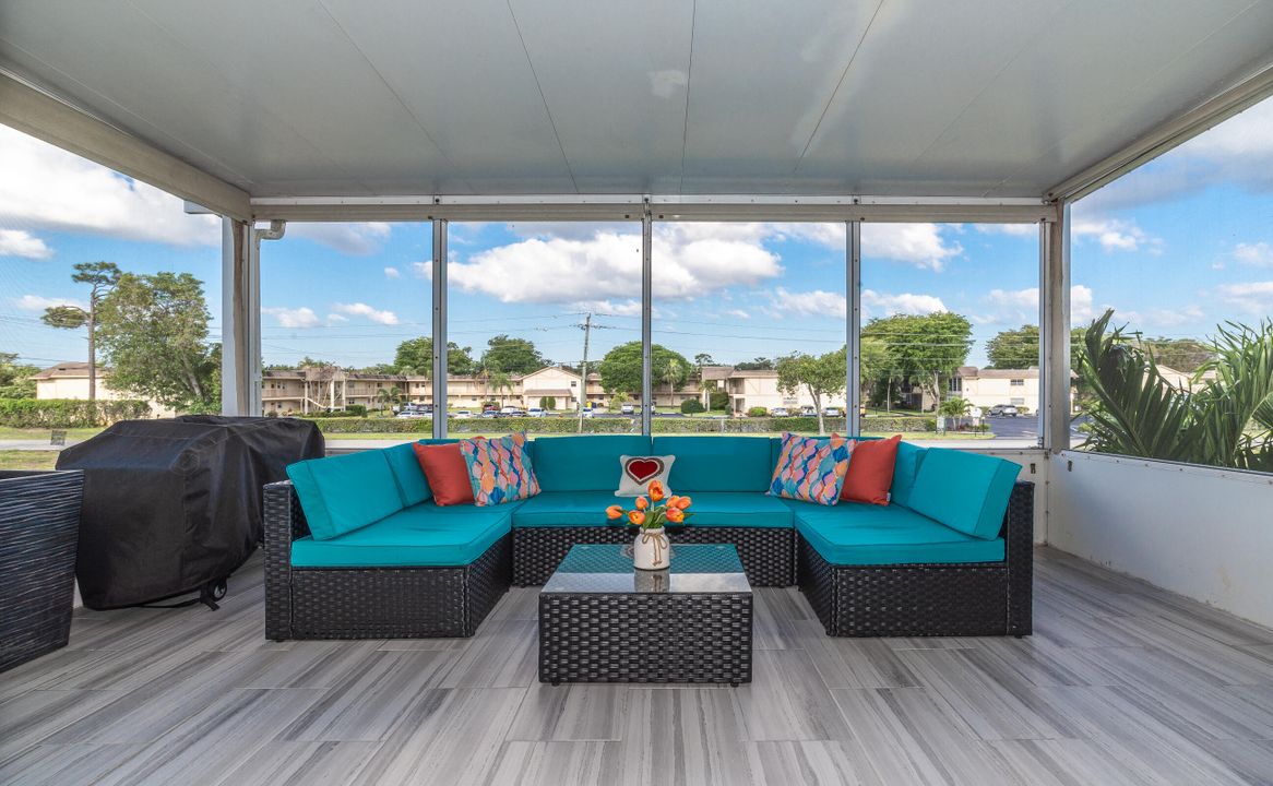 For Sale: $238,600 (2 beds, 2 baths, 1084 Square Feet)