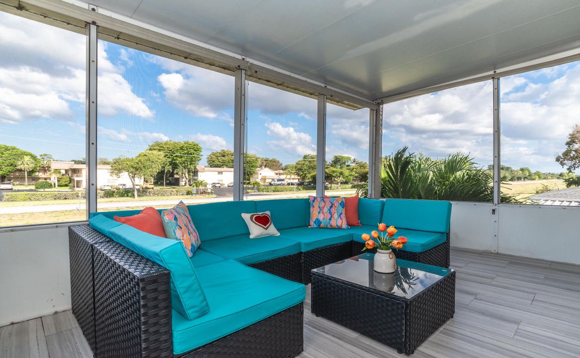 For Sale: $238,600 (2 beds, 2 baths, 1084 Square Feet)