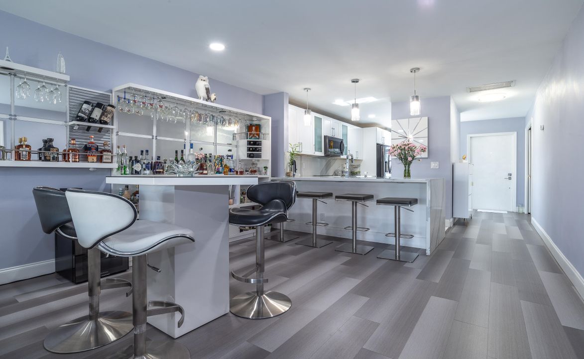 For Sale: $238,600 (2 beds, 2 baths, 1084 Square Feet)