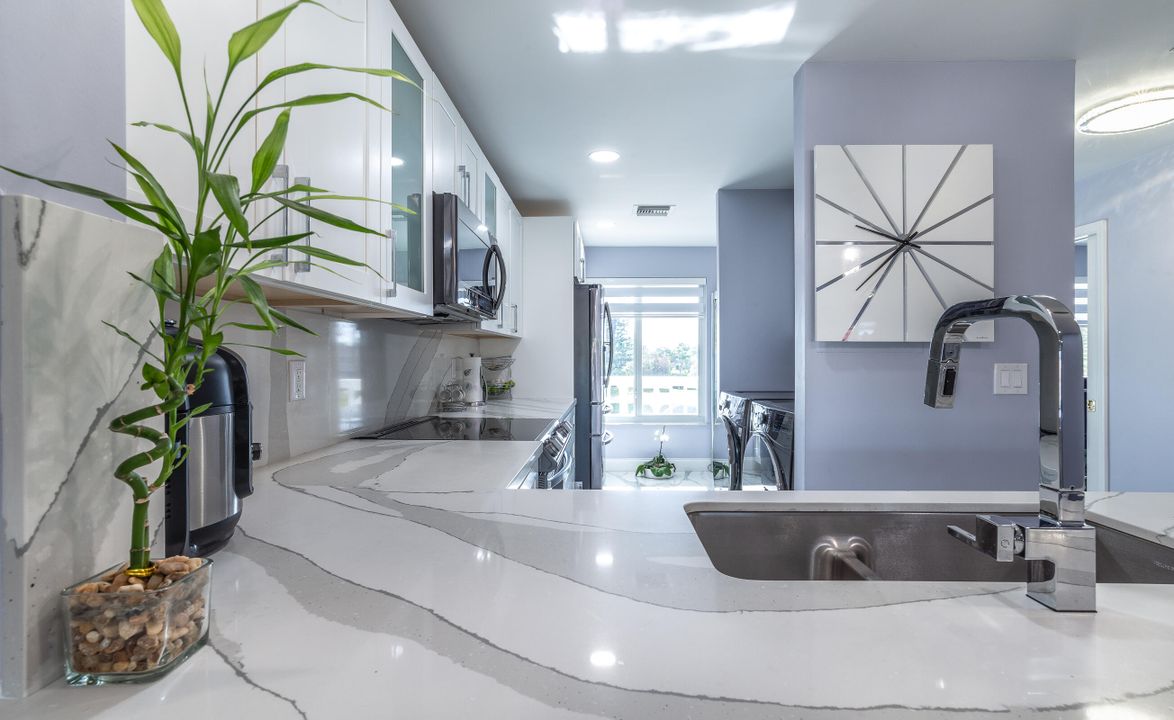 For Sale: $238,600 (2 beds, 2 baths, 1084 Square Feet)