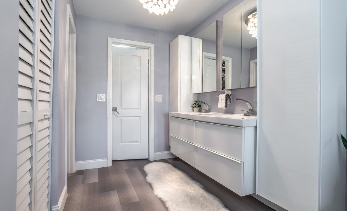 For Sale: $238,600 (2 beds, 2 baths, 1084 Square Feet)