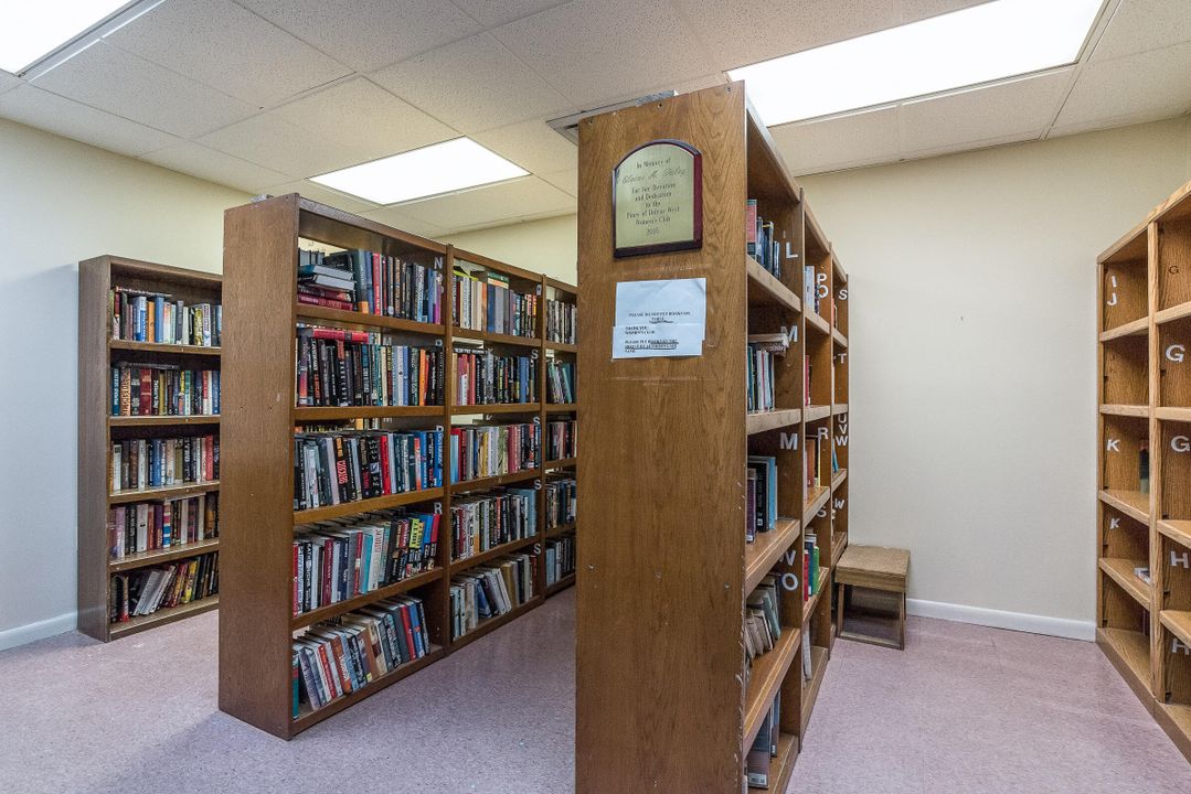 For Sale: $238,600 (2 beds, 2 baths, 1084 Square Feet)