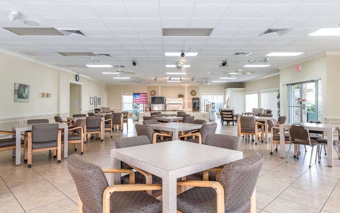 For Sale: $238,600 (2 beds, 2 baths, 1084 Square Feet)