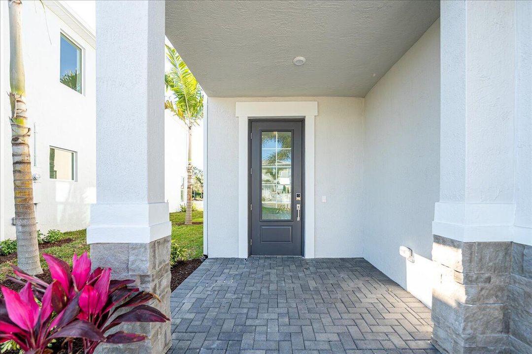 出租: $3,375 (3 贝兹, 2 浴室, 2547 平方英尺)