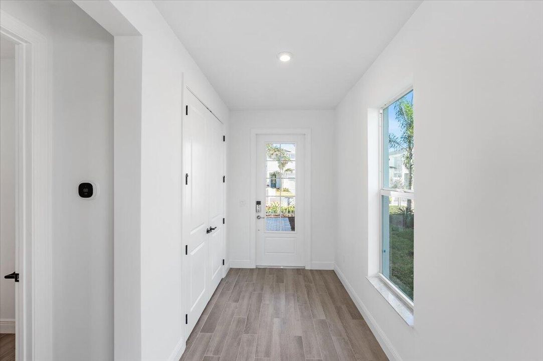 出租: $3,375 (3 贝兹, 2 浴室, 2547 平方英尺)