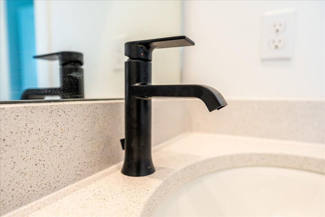 出租: $3,375 (3 贝兹, 2 浴室, 2547 平方英尺)