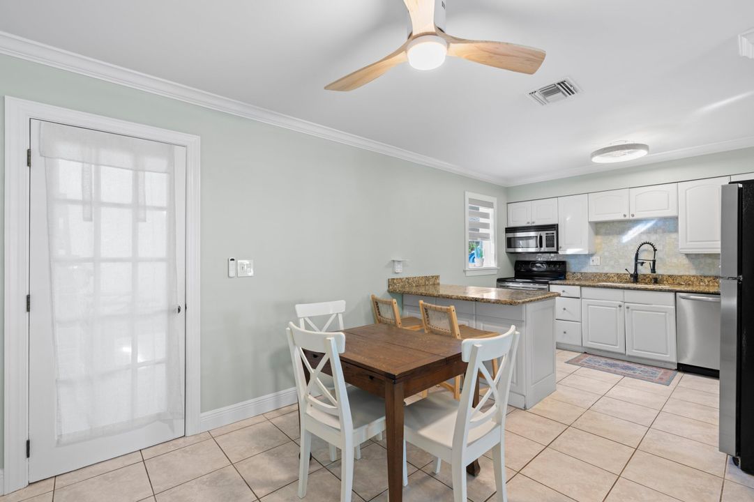 待售: $554,000 (4 贝兹, 2 浴室, 1730 平方英尺)