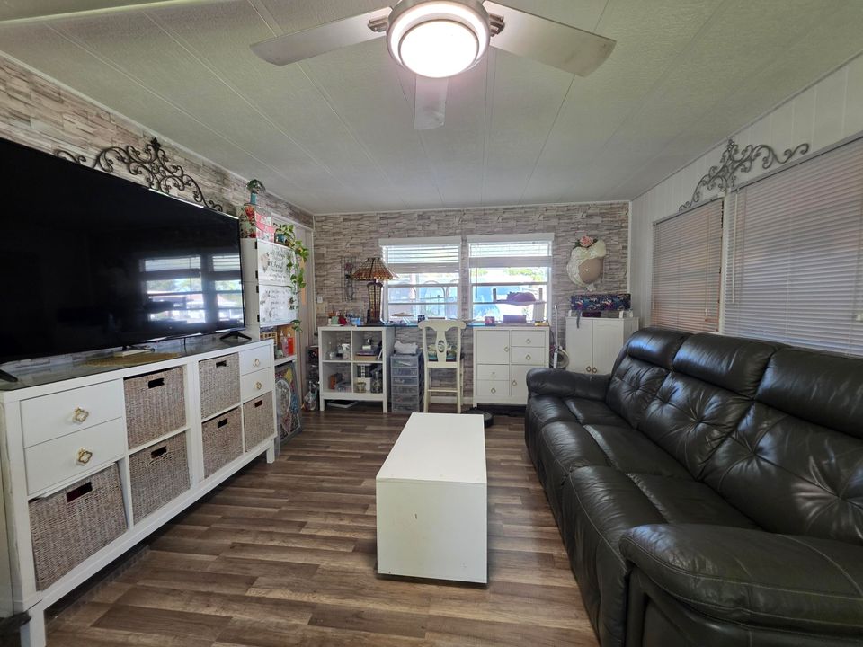 待售: $40,000 (2 贝兹, 1 浴室, 850 平方英尺)