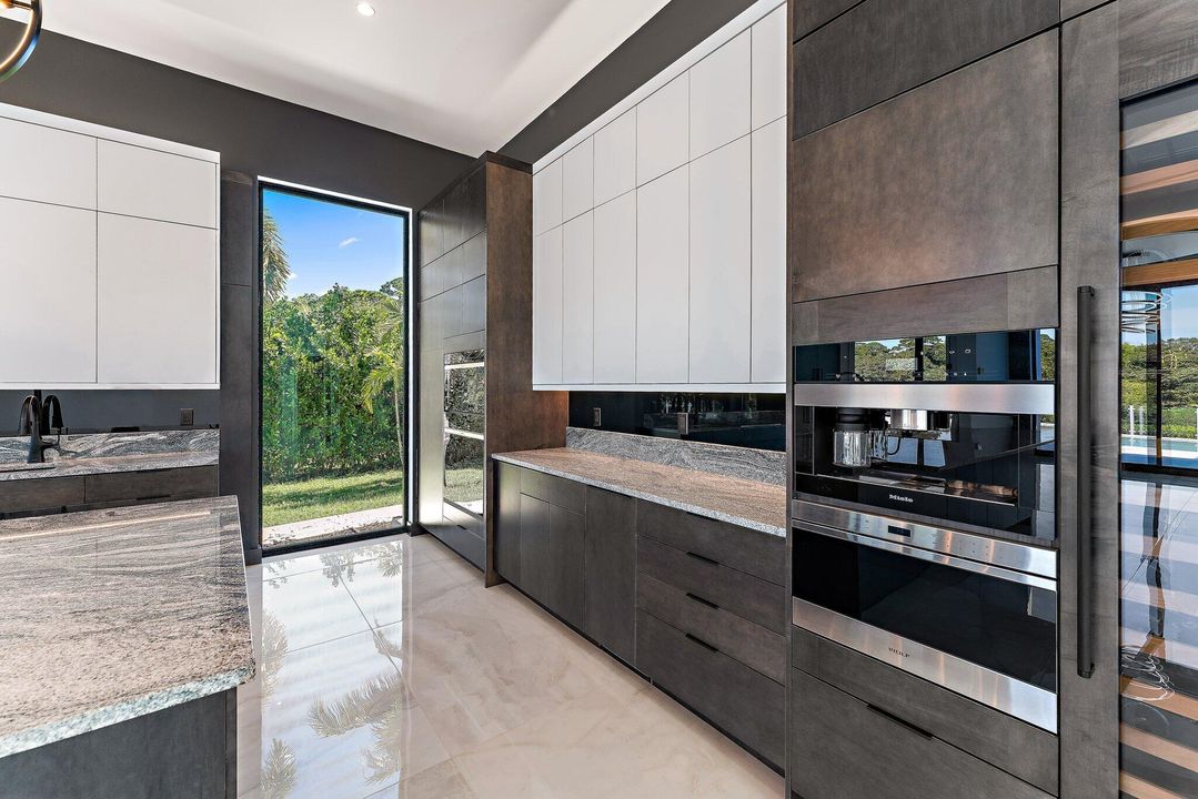 На продажу: $7,775,000 (4 спален, 4 ванн, 4753 Квадратных фут)