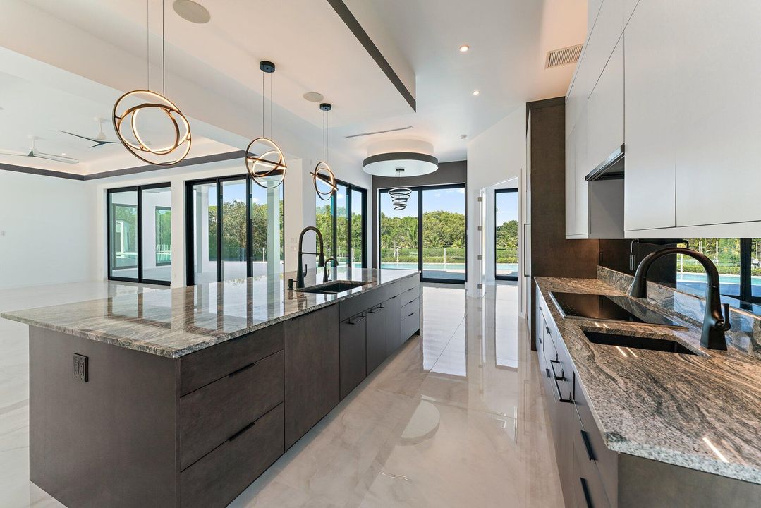 На продажу: $7,775,000 (4 спален, 4 ванн, 4753 Квадратных фут)